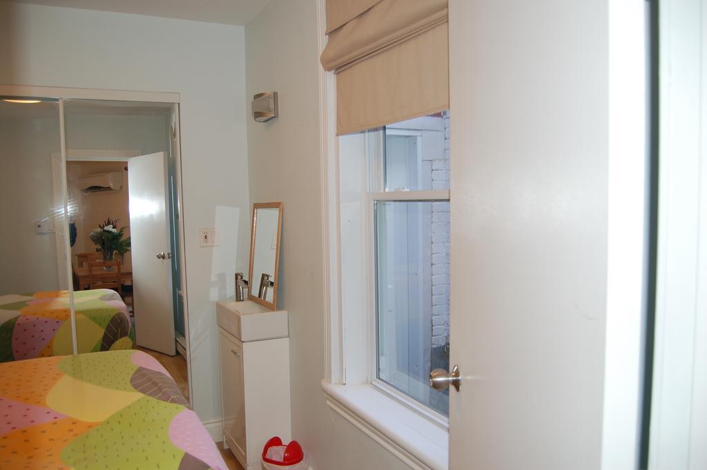 Le Chasseur Bed & Breakfast Монреаль Номер фото