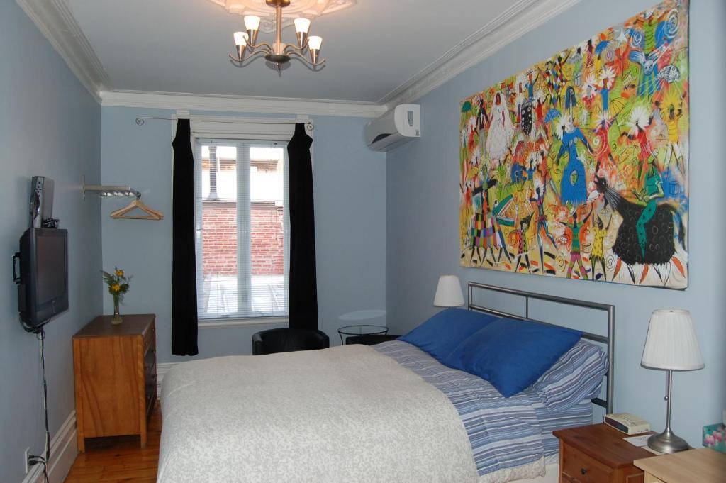 Le Chasseur Bed & Breakfast Монреаль Номер фото